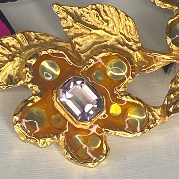 Christian LaCroix Vintage Gold Toned Enamel double flower pin brooch New - Picture 11 of 16
